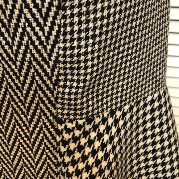 EUC Ann Taylor Houndstooth Skirt - Picture 2 of 6